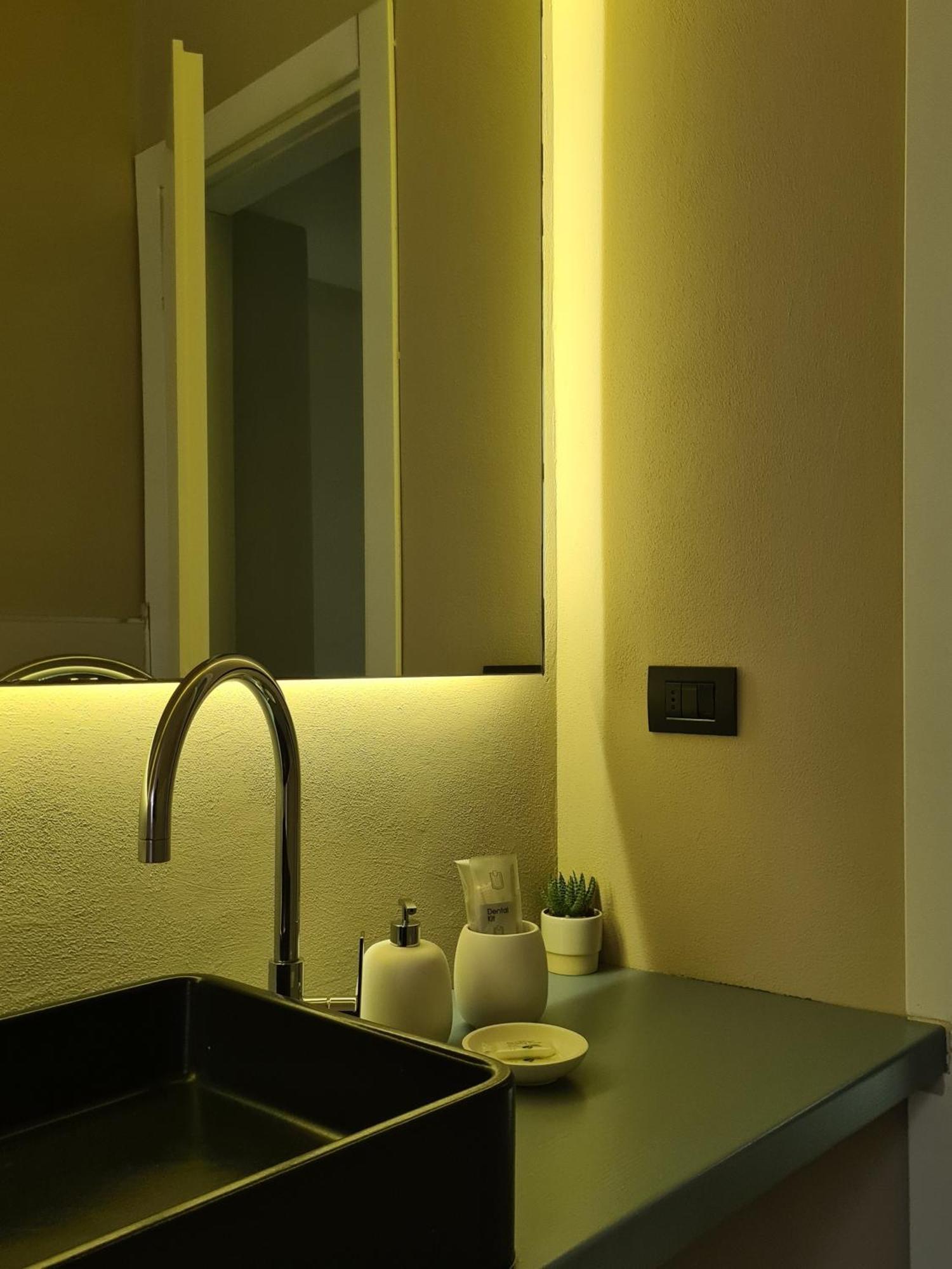 Serendipity Rooms - Navigli Мілан Екстер'єр фото